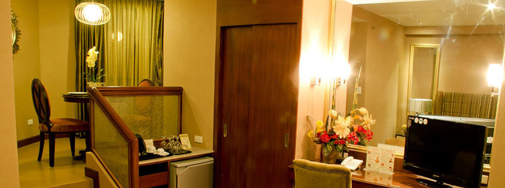 Royal Garden Hotel Ozamiz Exterior foto